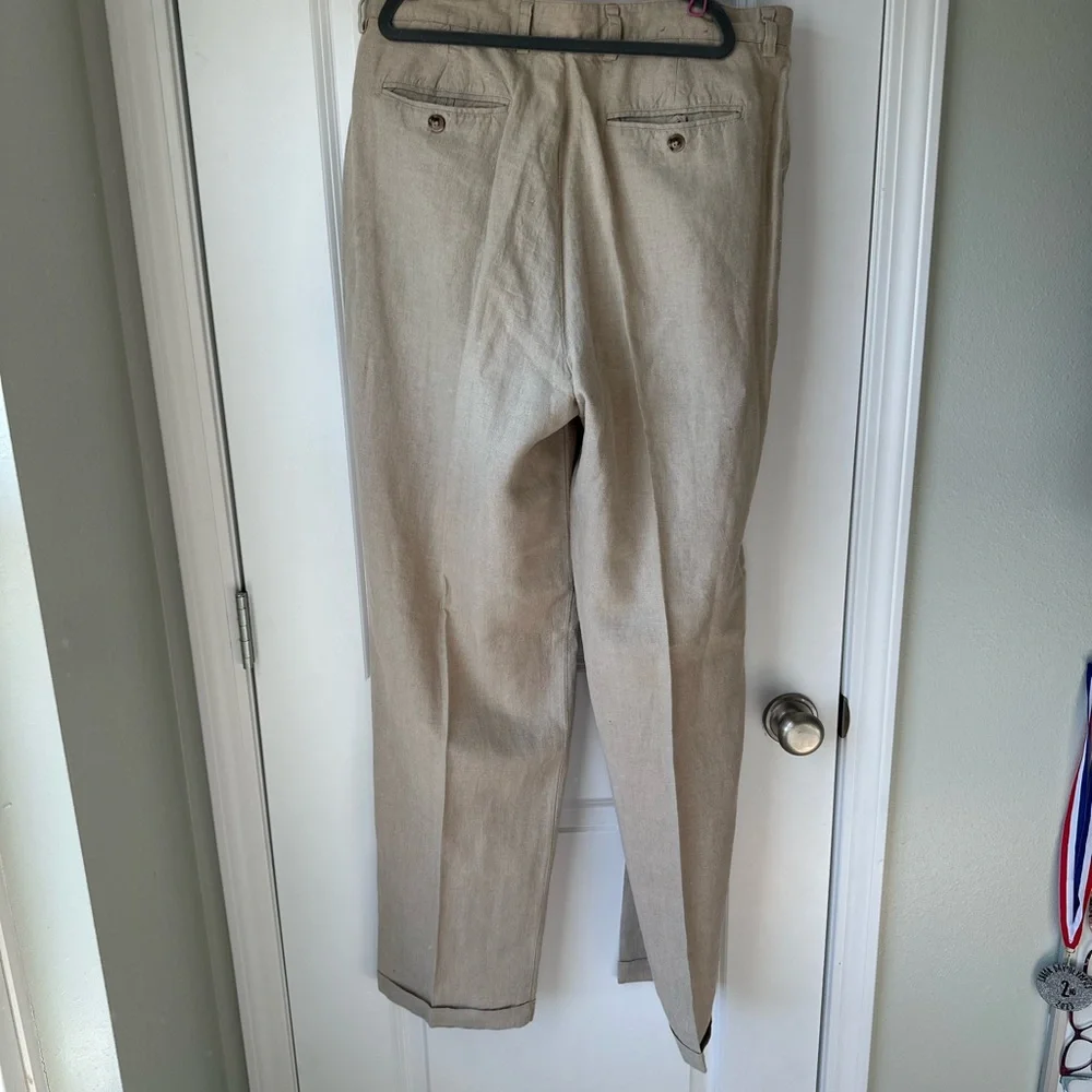 NWOT. Banana republic men’s linen pants in a size 35/34.